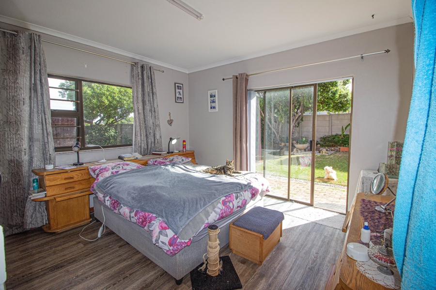 4 Bedroom Property for Sale in Franskraal Western Cape